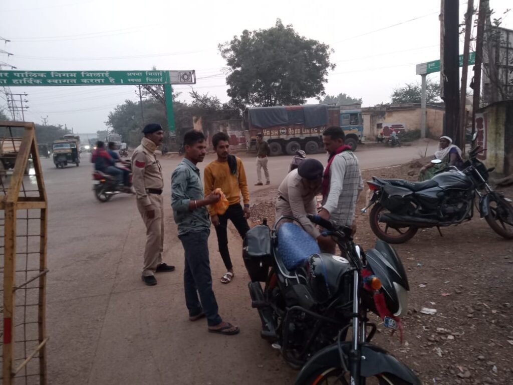 Durg police vehicle checking : वरिष्ठ पुलिस अधीक्षक दुर्ग के निर्देशन में प्रत्येक थाना/चौकी में शाम 5 से 9 बजे तक किया गया सघन वाहन चेकिंग अभियान।