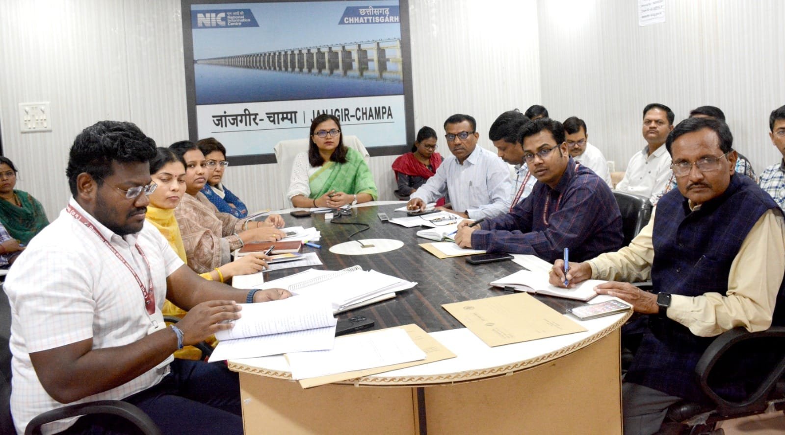 Janjgir News : मुख्य निर्वाचन पदाधिकारी ने वीडियो कॉन्फ्रेंसिंग के माध्यम से की मतगणना के तैयारियों की समीक्षा