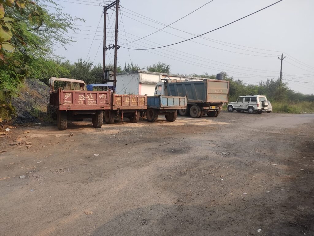 Janjgir News : अवैध परिवहन एवं उत्खनन करते पाये जाने पर 11 वाहन जब्त...