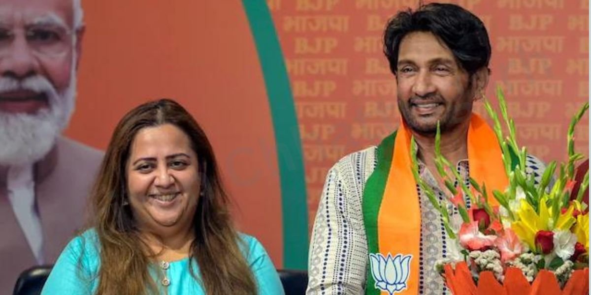 Radhika Khera joining BJP standing beside Shekhar suman