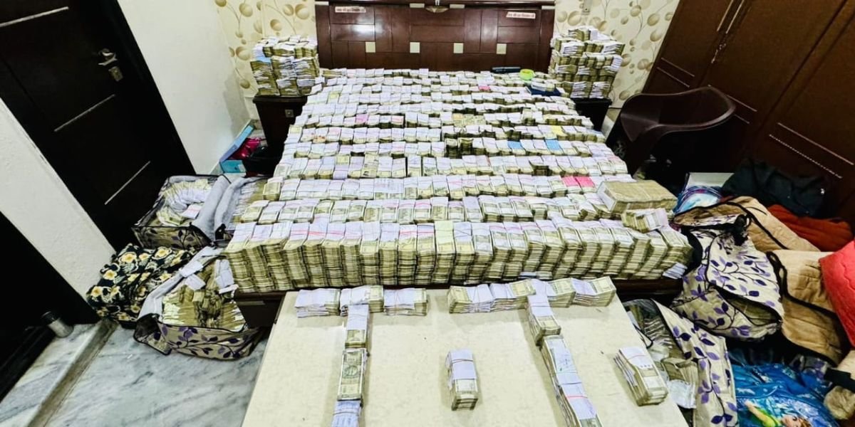 Income Tax Raid: So much cash found in shoe