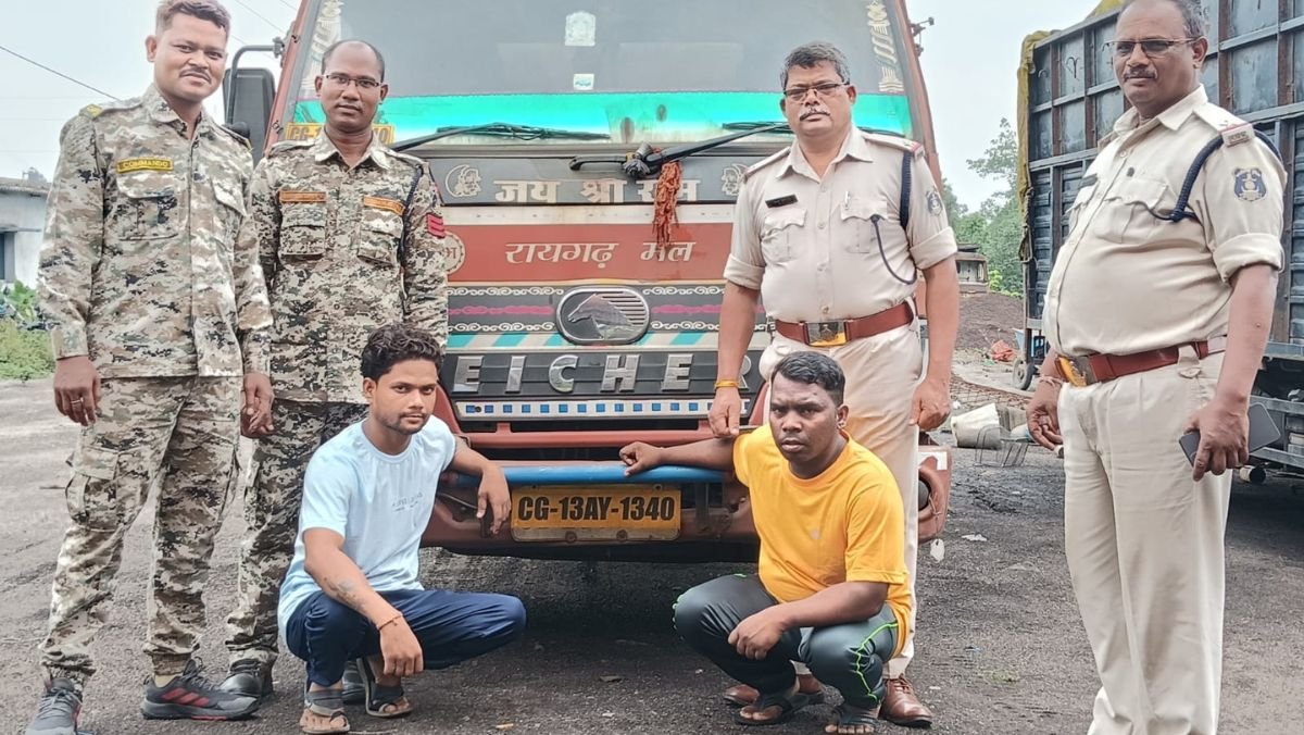 Punjipathra police seized 2 tons of illegal junk loaded in a truck