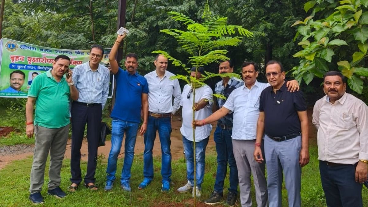 रामदास द्रौपदी फाउंडेशन ने किया वृक्षारोपण अभियान का शुभारंभ