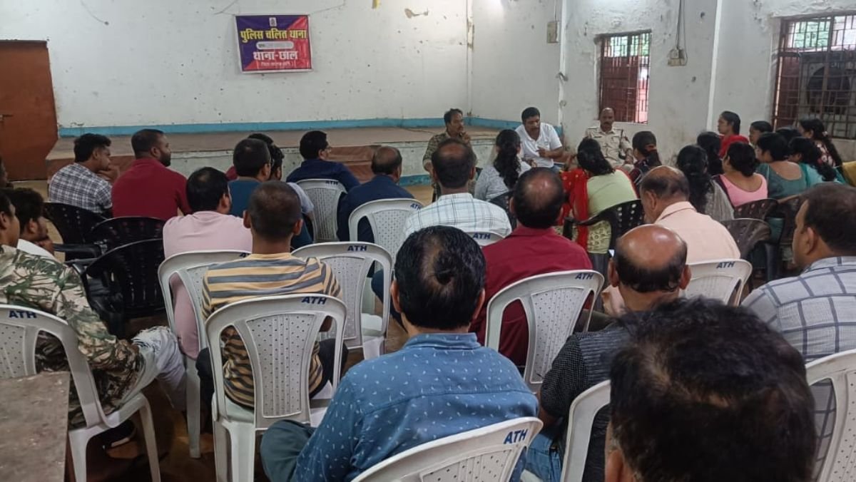 चलित थाने में छाल पुलिस ने दी ऑनलाइन फ्रॉड और उनसे बचाव की जानकारी…