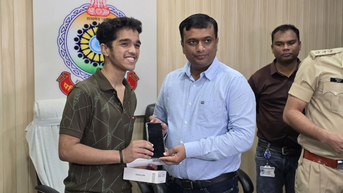 गुम मोबाइल वापस पाने की उम्मीद छोड़ चुके मोबाइल स्वामियों के चेहरे पर लौटी खुशियाँ…