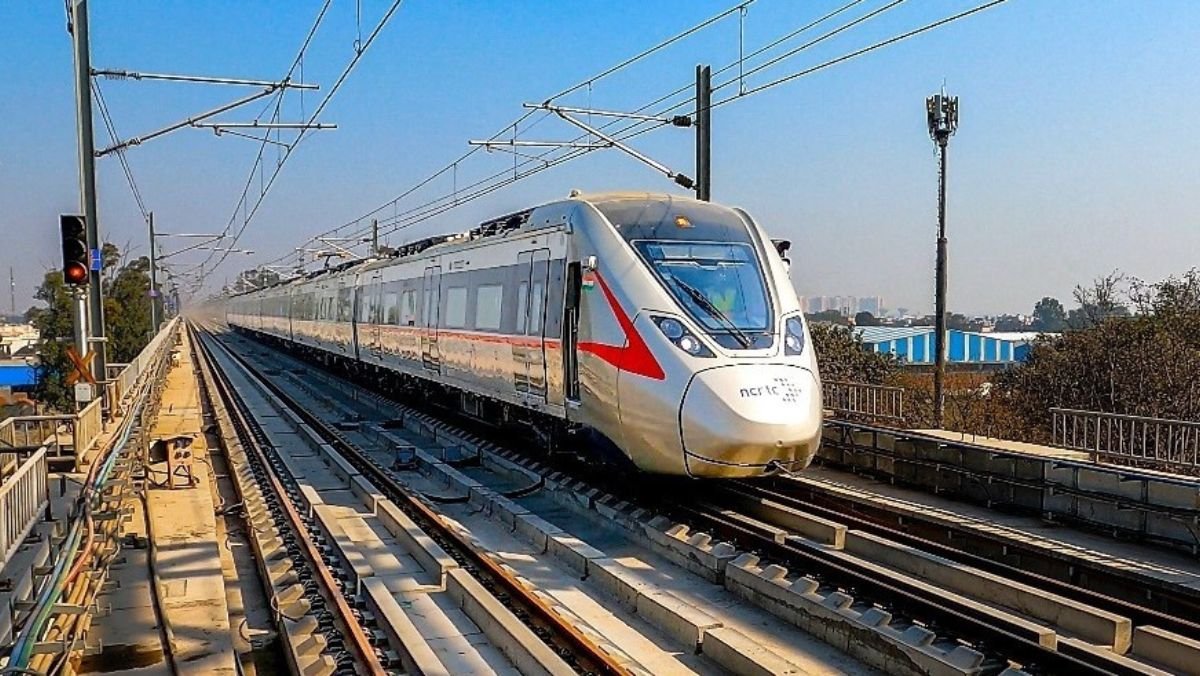 Namo Bharat Train: दिल्ली-मेरठ रीजनल रैपिड ट्रांजिट सिस्टम यात्री परिचालन के लिए खोला...