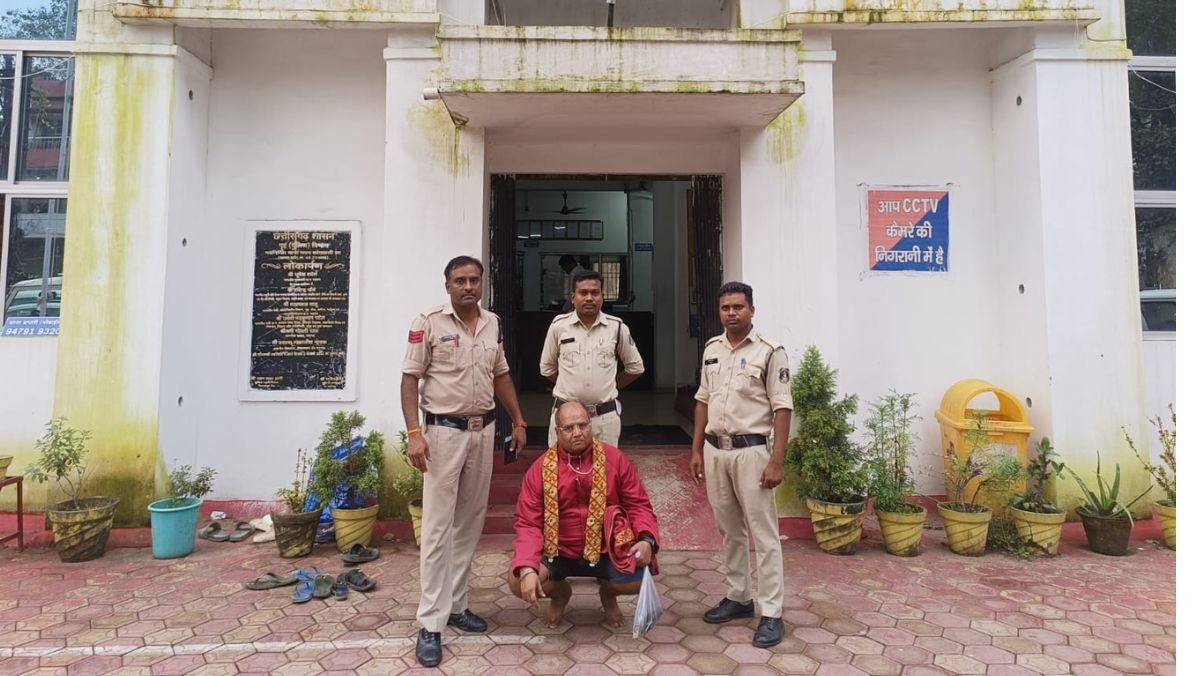 दरवाजा खटखटाने के मामूली विवाद पर धारदार हथियार से युवक पर हमला...