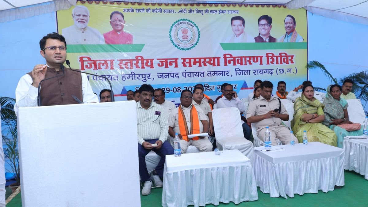 जनसंवाद का माध्यम है समस्या निवारण शिविर-कलेक्टर कार्तिकेया गोयल...