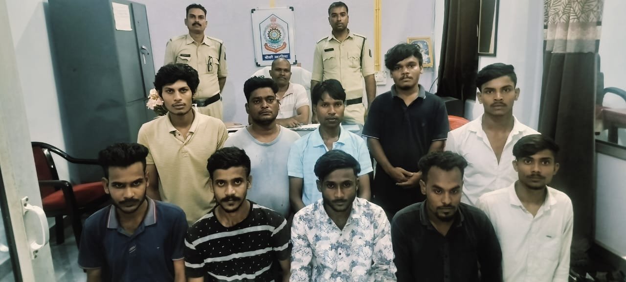 खरसिया पुलिस की कार्रवाई: जुआ और नशाखोरी के खिलाफ कार्रवाई कर 10 आरोपियों को भेजा जेल…