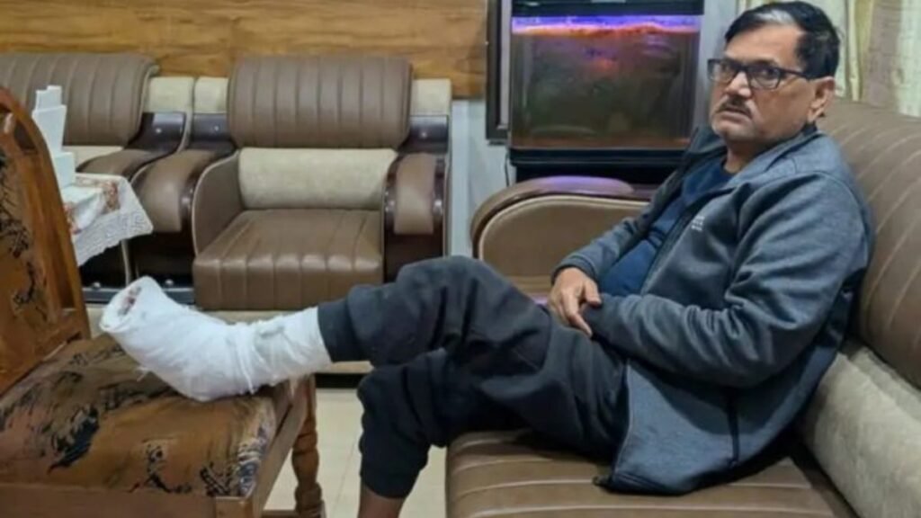 अधिवक्ता से मारपीट में हेड कांस्टेबल पर गिरी गाज, SP ने किया लाइन अटैच